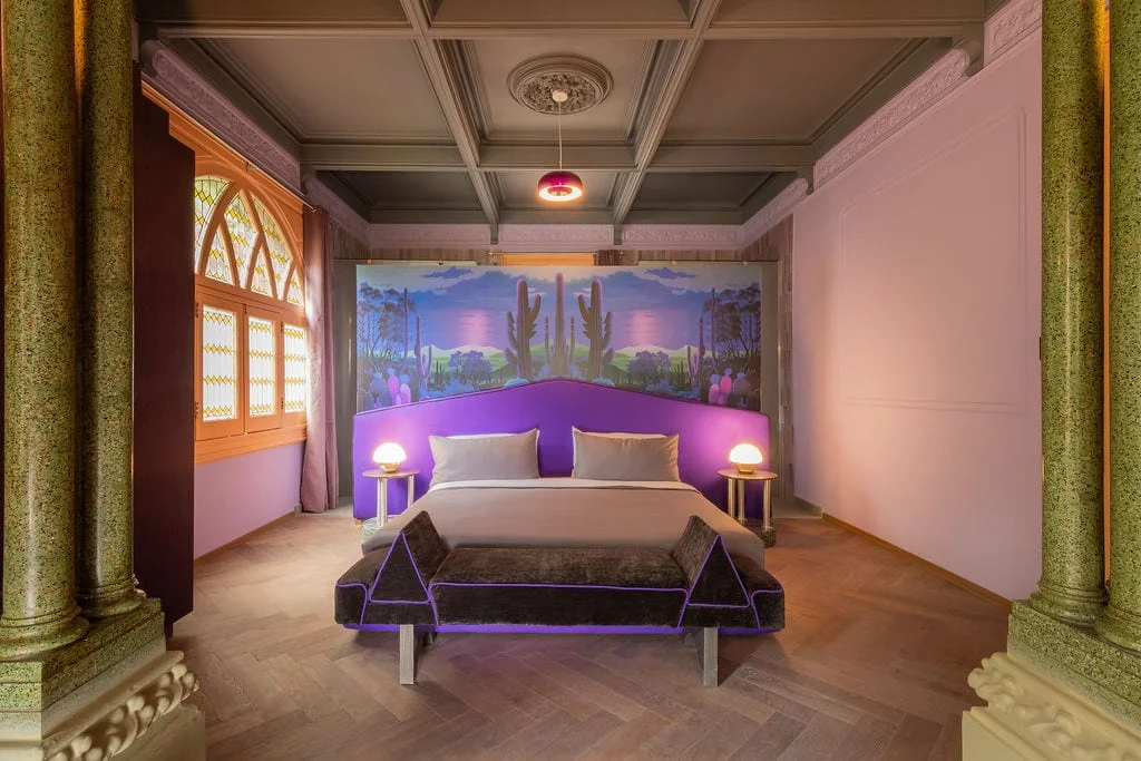 Room Lilac