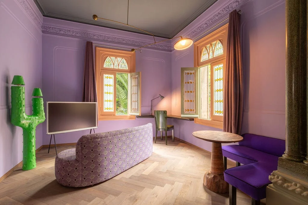 Room Lilac